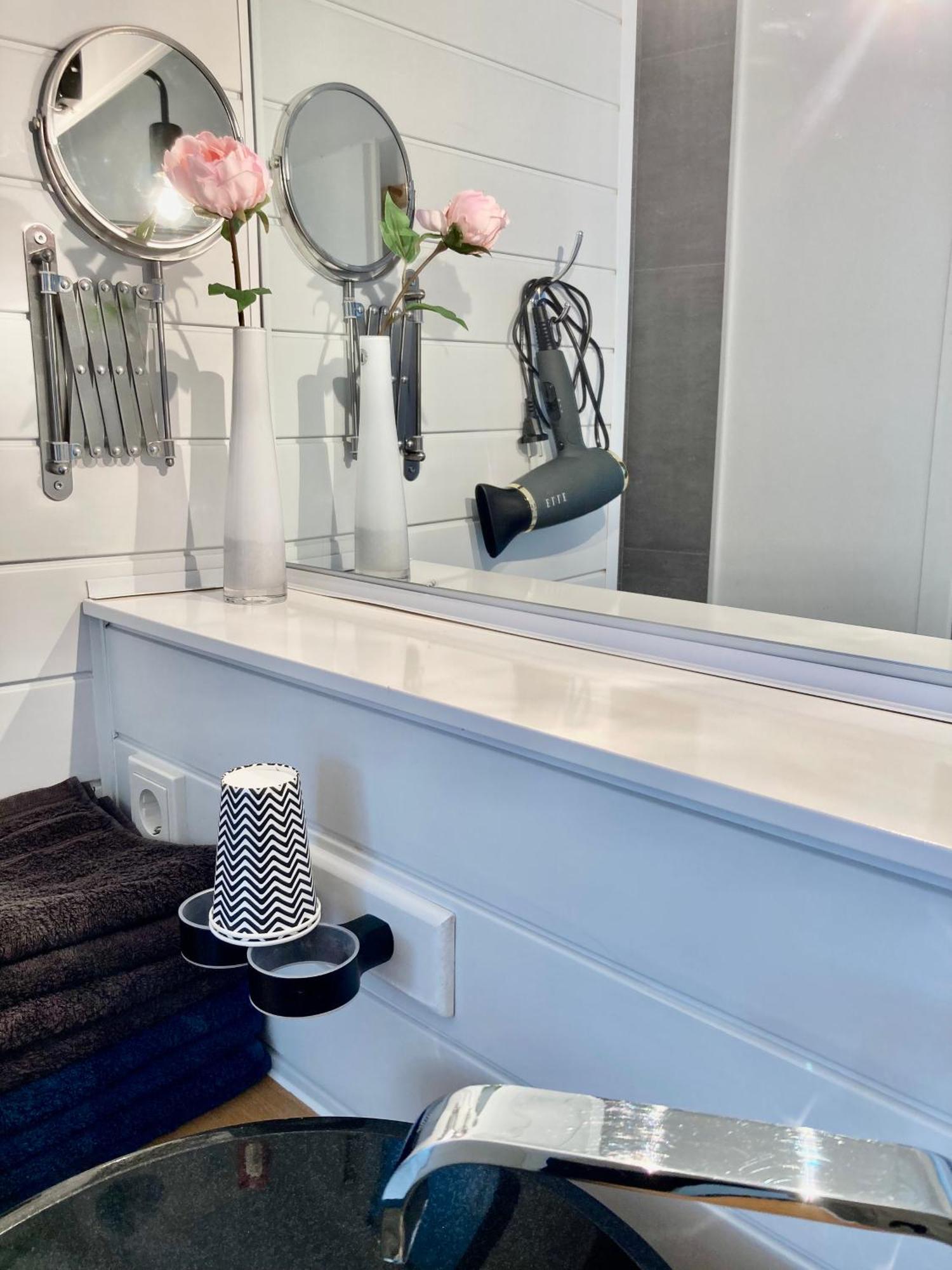 Living At Saarpartments - Adultsonly - Business & Holiday Homes With Kitchen For Long- And Short Term Stay, 3 Min To St Johanner Markt And Points Of Interest Saarbrücken Exteriér fotografie